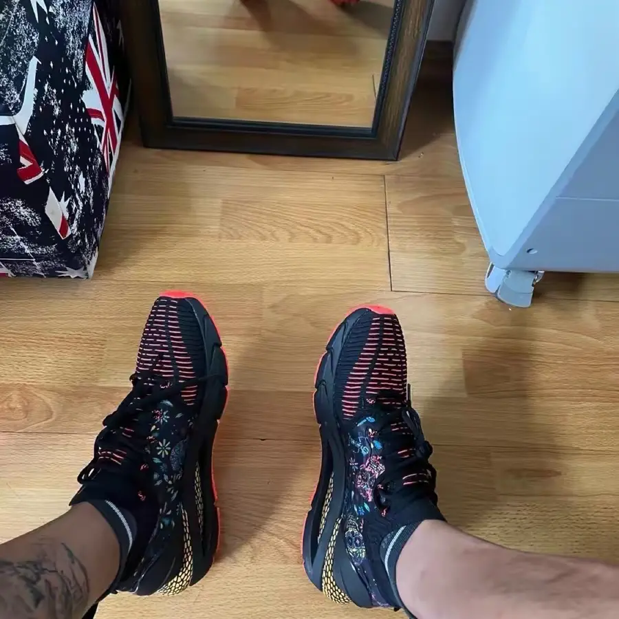 Alternative view of Giày Under Armour HOVR Phantom 2 'Day Of The Dead' 3025382-001