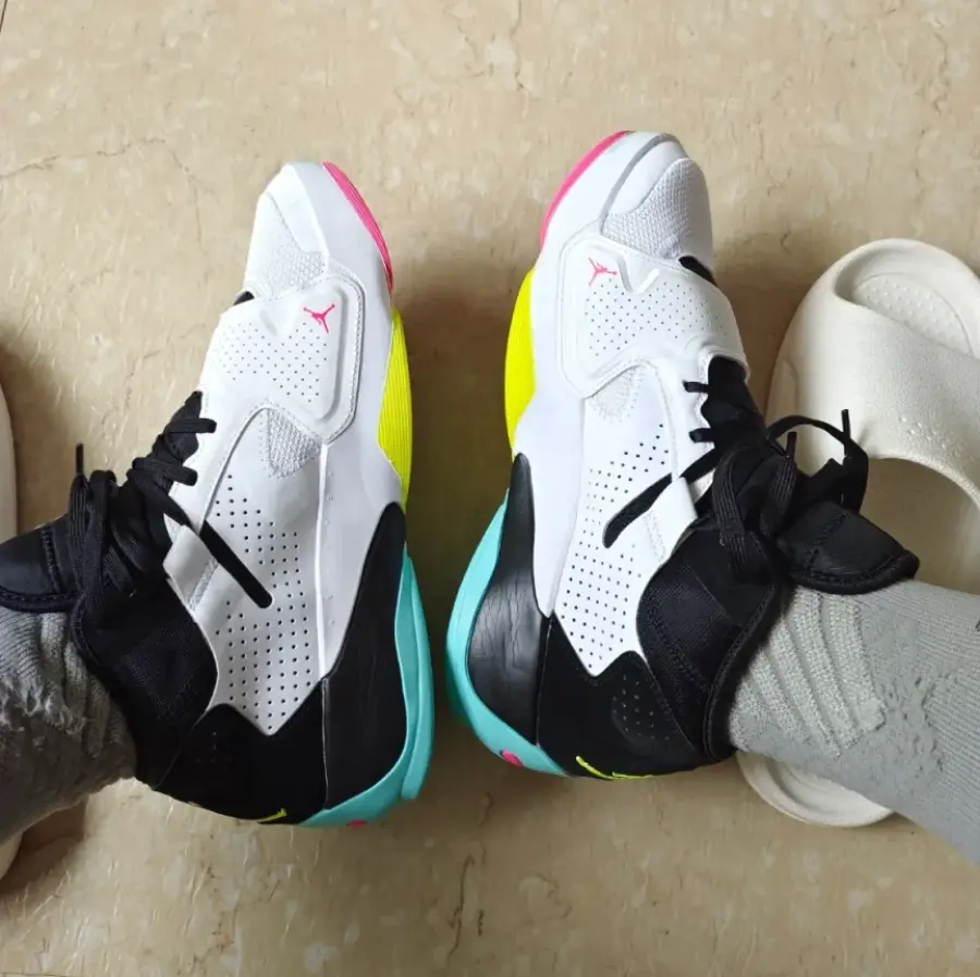 Alternative view of Giày Nike Jordan Brand Jordan Zion 2 PF 'White' DM0858-107