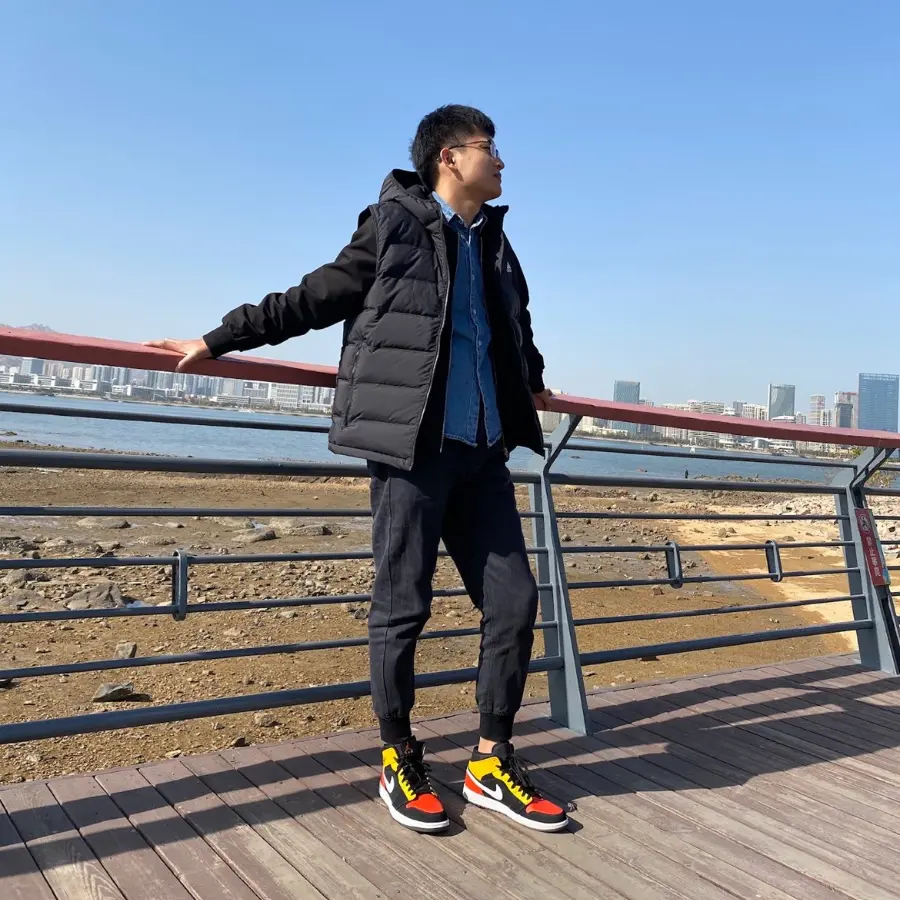 Alternative view of Giày Nike Air Jordan 1 Mid Black Amarillo Orange 852542-087