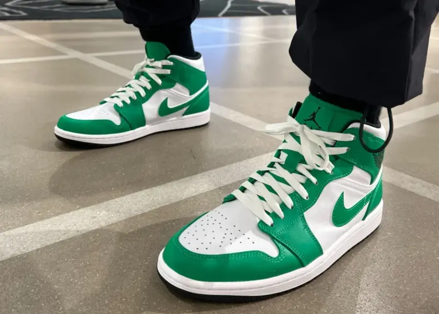 Giày Nike Air Jordan 1 Mid 'Lucky Green' DQ8426-301 - Ảnh 4