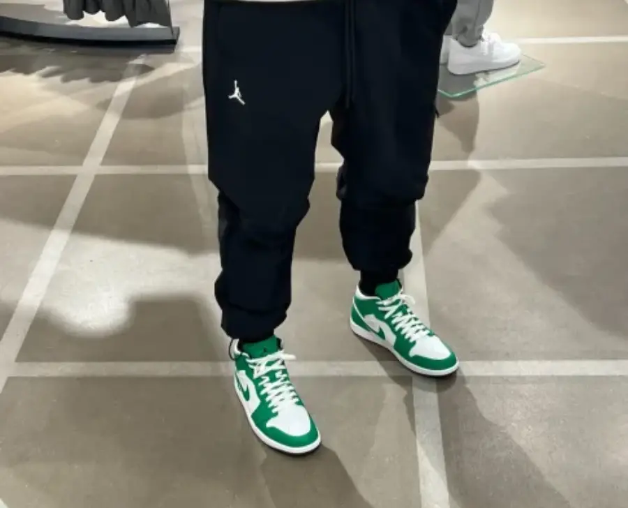 Giày Nike Air Jordan 1 Mid 'Lucky Green' DQ8426-301 - Ảnh 5