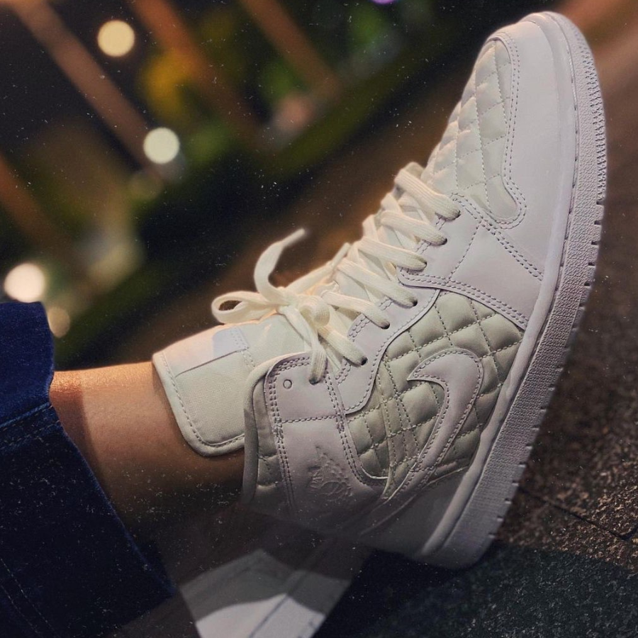 Giày Nike Wmns Air Jordan 1 Mid SE 'White Quilted' DB6078-100 - Ảnh 2