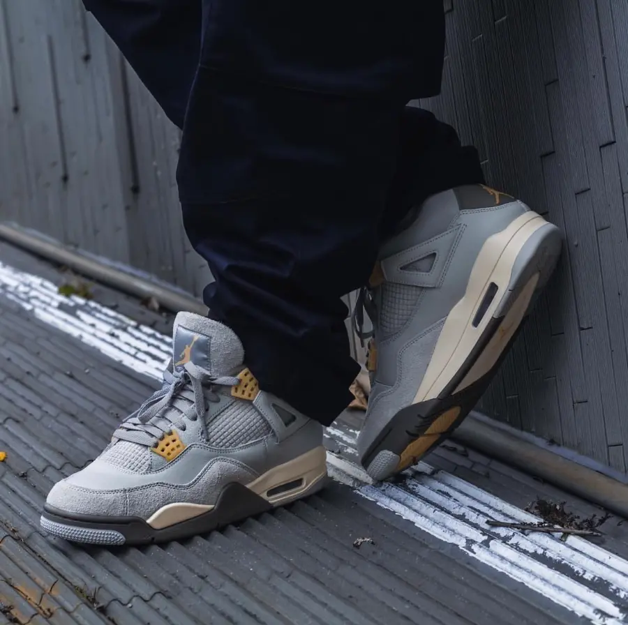 Alternative view of Giày Nike Air Jordan 4 Retro SE GS 'Craft' DV2262-021