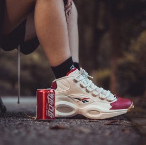 Alternative view of Giày Reebok Question Mid 'Red Toe White' GZ7099