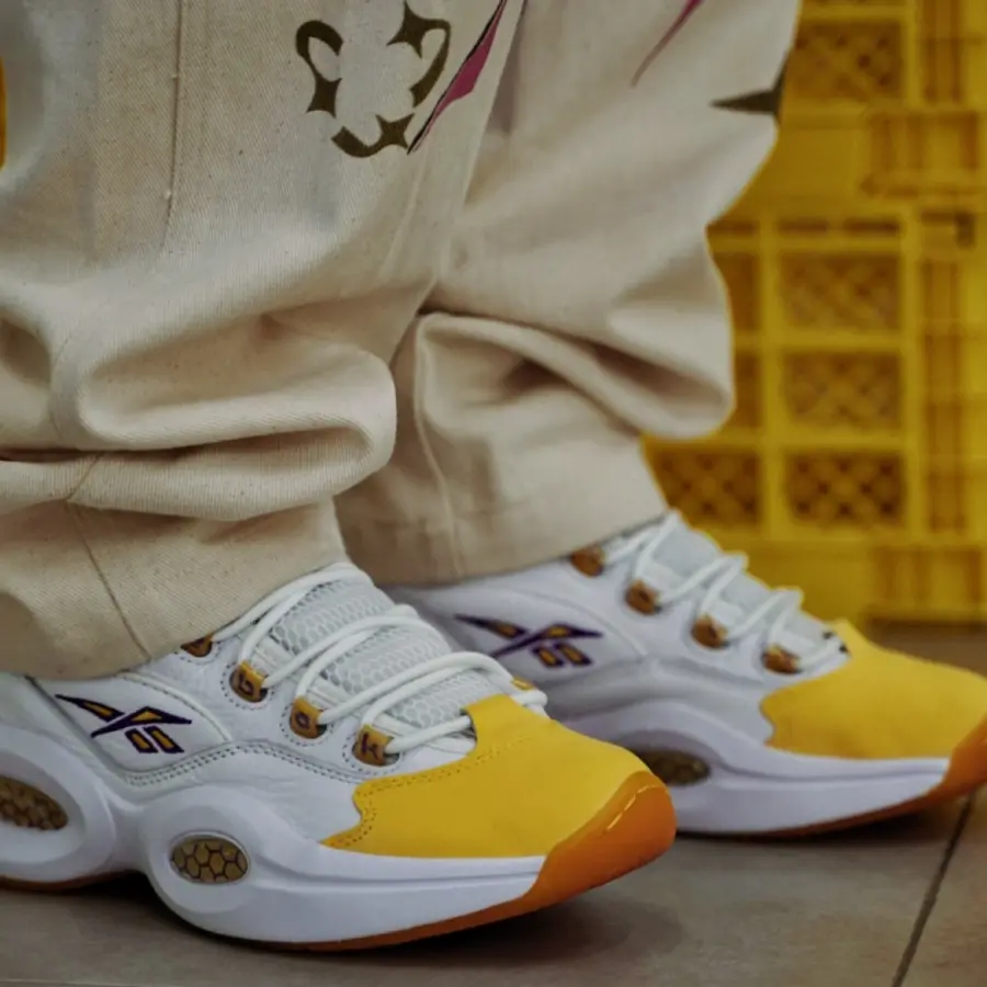 Alternative view of Giày Reebok Question Mid 'Yellow Toe' FX4278