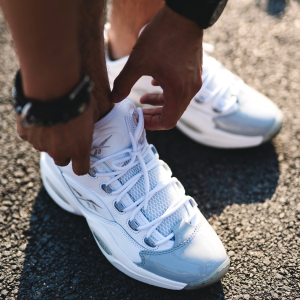 Alternative view of Giày Reebok Question Low 'White Grey' GZ0366