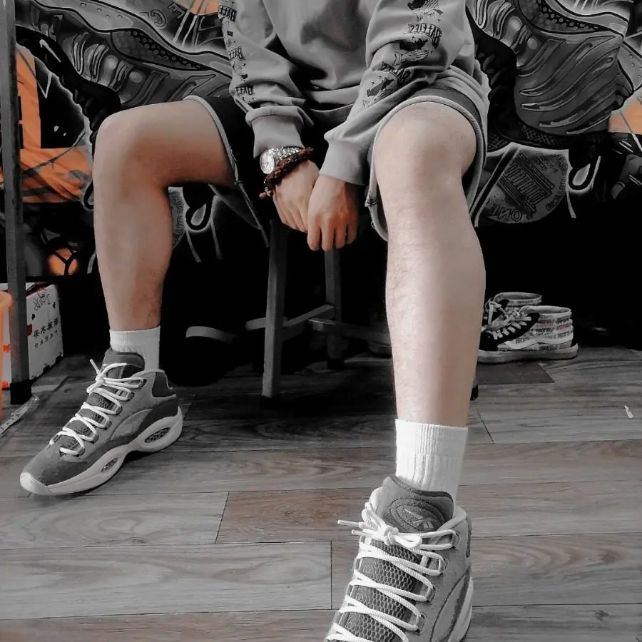 Alternative view of Giày Reebok Question Mid 'Grey Suede' FW0875