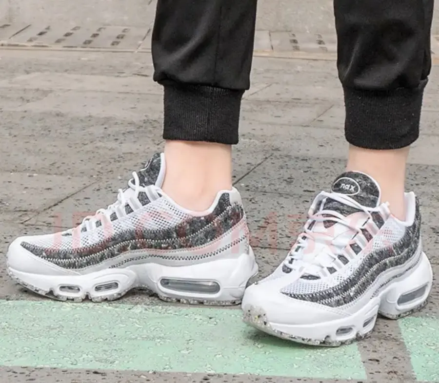 Alternative view of Giày Nike Air Max 95 Wmns 'Crater SE White Black' CV8830-100