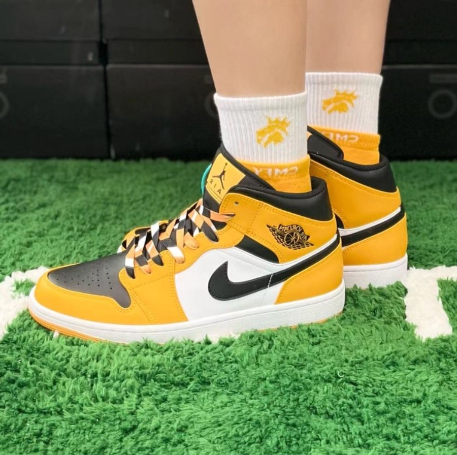 Giày Nike Air Jordan 1 Mid 'Taxi' 554724-701 - Ảnh 5