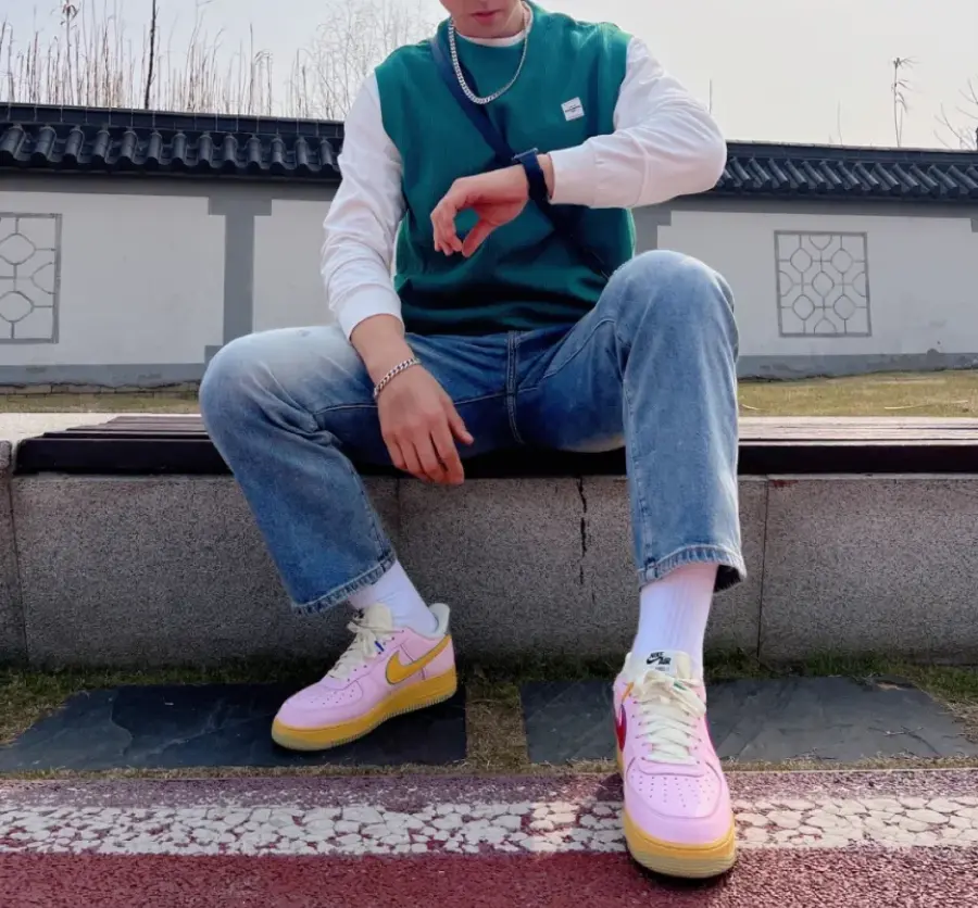 Alternative view of Giày Nike Air Force 1 Low 'Feel Free Let's Talk' DX2667-600