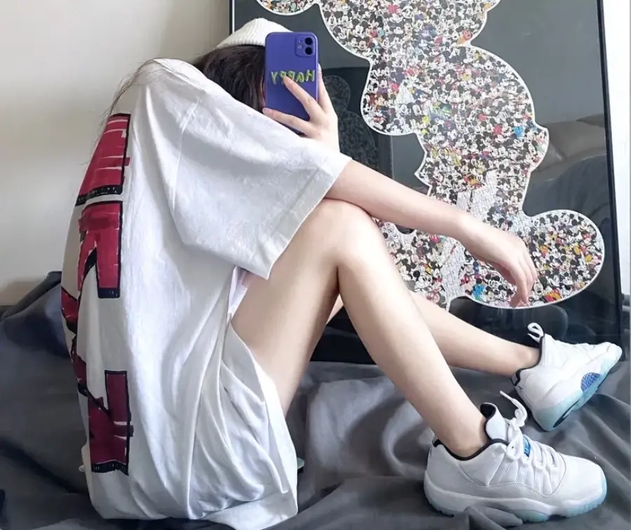 Alternative view of Giày Air Jordan 11 Retro Low GS 'Legend Blue' 528896-117