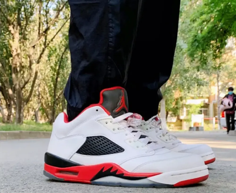 Alternative view of Giày Air Jordan 5 Low 'Fire Red' 2016 819171-101