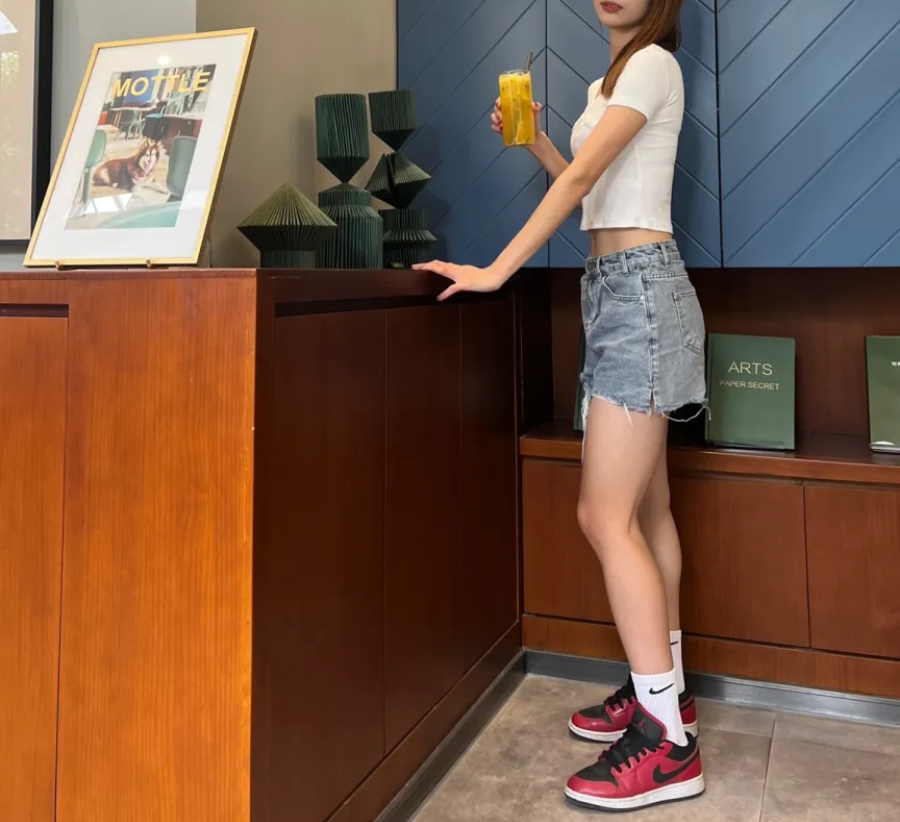 Giày Nike Air Jordan 1 Low GS 'Reverse Bred' 553560-605 - Ảnh 3