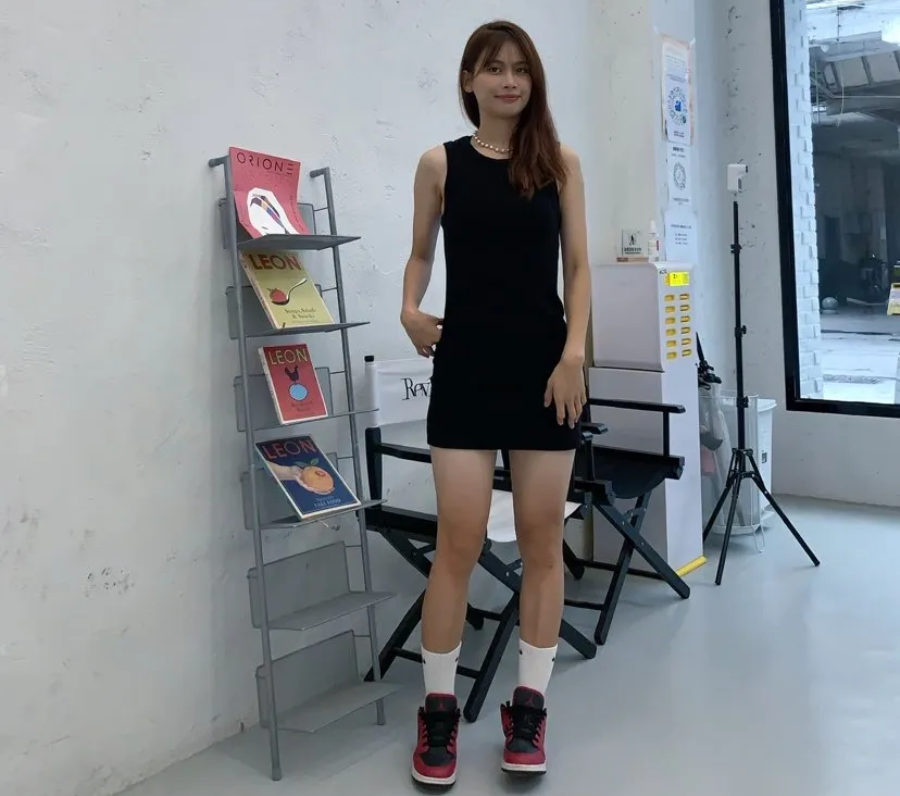 Giày Nike Air Jordan 1 Low GS 'Reverse Bred' 553560-605 - Ảnh 2