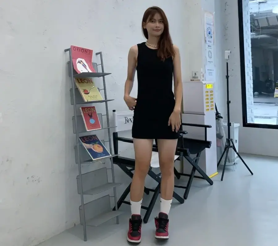 Alternative view of Giày Nike Air Jordan 1 Low GS 'Reverse Bred' 553560-605