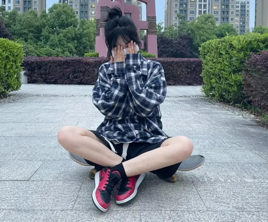 Giày Nike Air Jordan 1 Low GS 'Reverse Bred' 553560-605 - Ảnh 4