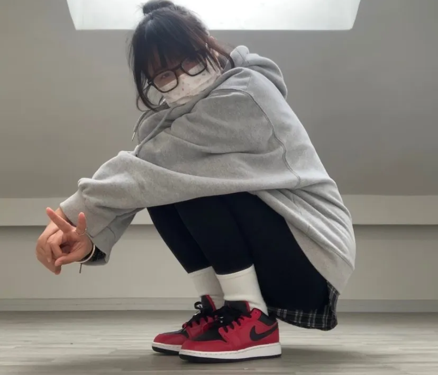 Giày Nike Air Jordan 1 Low GS 'Reverse Bred' 553560-605 - Ảnh 6