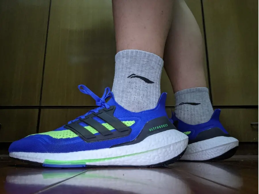 Alternative view of Giày Adidas Ultra Boost 21 'Sonic Ink Screaming Green' S23873