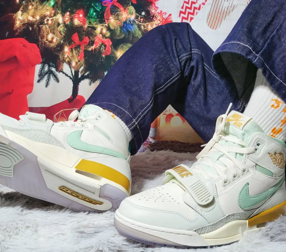 Alternative view of Giày Nike Air Jordan Legacy 312 'Sail Pistachio Frost' DR8486-131