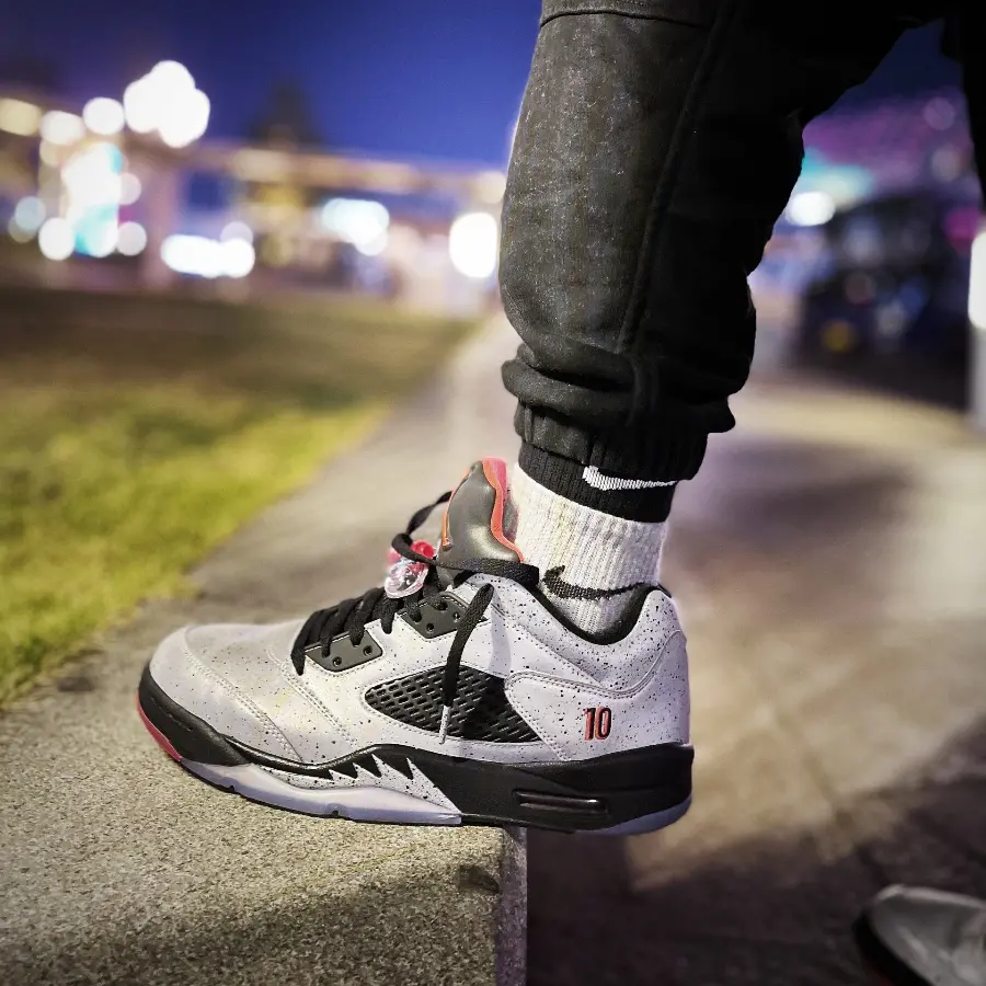 Alternative view of Giày Nike Air Jordan 5 Retro Low 'Neymar' 846315-025