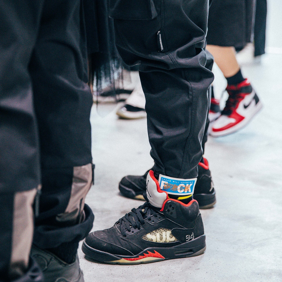 Giày Supreme x Nike Air Jordan 5 Retro 'Black' 824371-001 - Ảnh 3