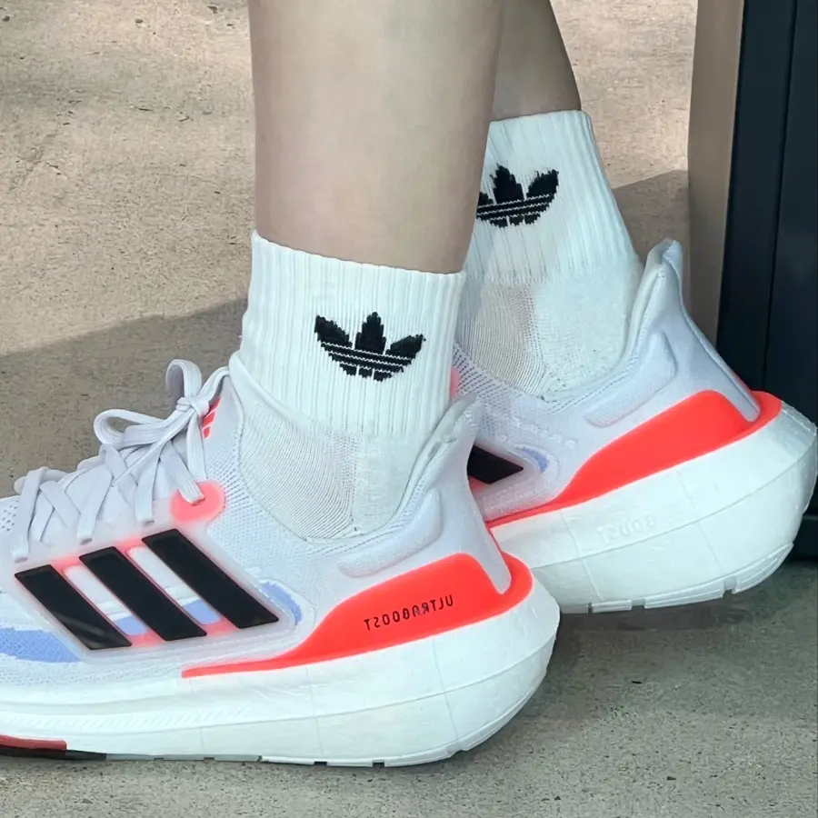 Giày Adidas Ultra Boost Light 'White Black Solar Red' HQ6351 - Ảnh 4