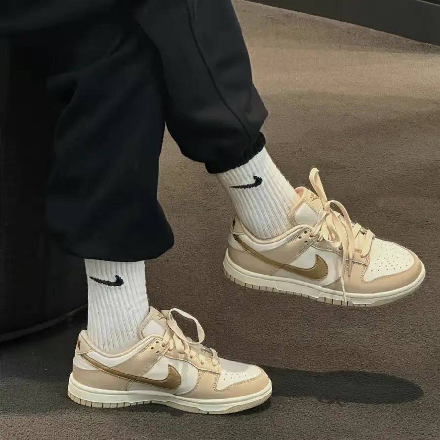 Giày Nike Dunk Low 'Phantom Metallic Gold' DX5930-001 - Ảnh 6