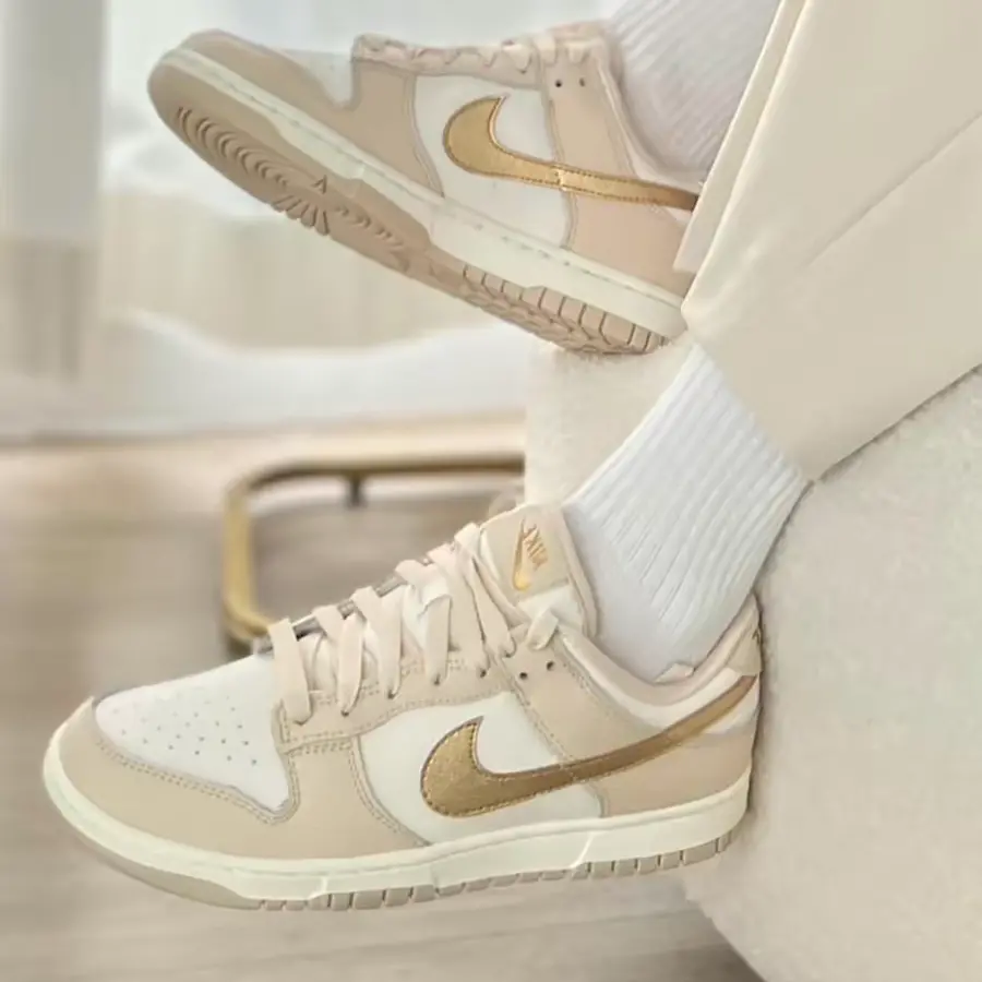 Giày Nike Dunk Low 'Phantom Metallic Gold' DX5930-001 - Ảnh 3