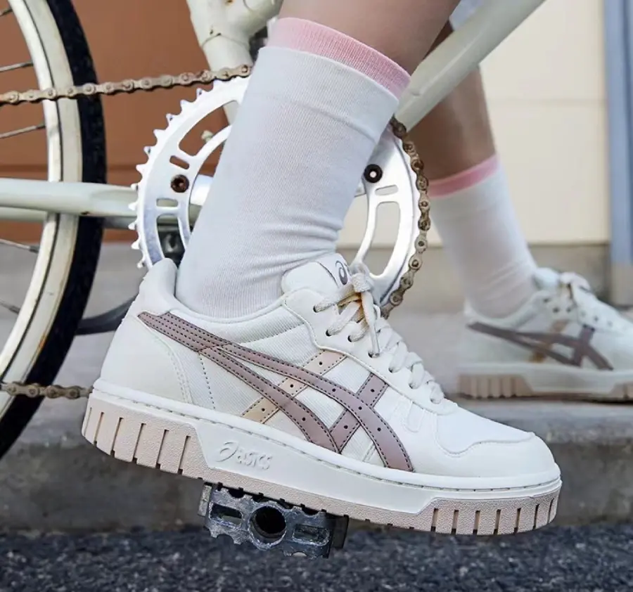 Alternative view of Giày Asics Court MZ Retro Casual 'Beige Brown' 1203A127-106