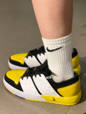 Alternative view of Giày Nike Jordan Nu Retro 1 low DV5141-017