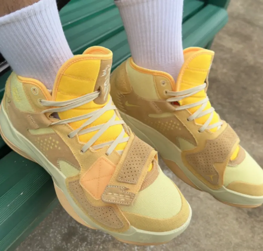 Alternative view of Giày Nike Air Jordan Zion 2 PF ‘Full Moon’ FJ2956-200