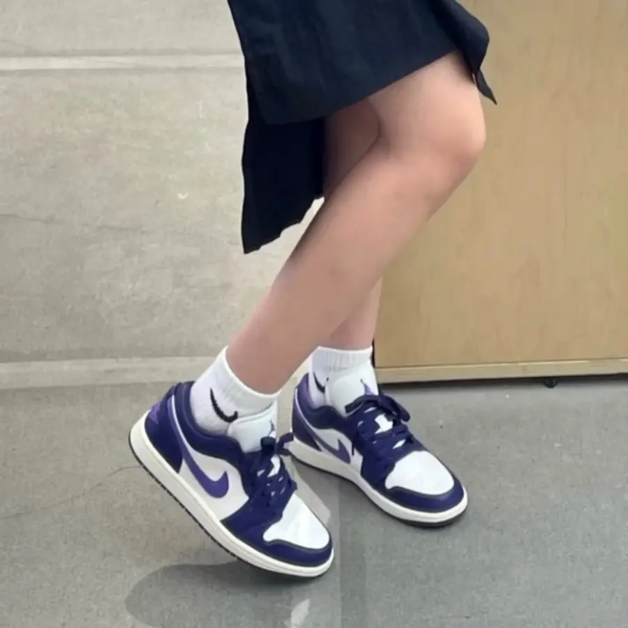 Alternative view of Giày Nike Air Jordan 1 Low "Purple" 553558-515