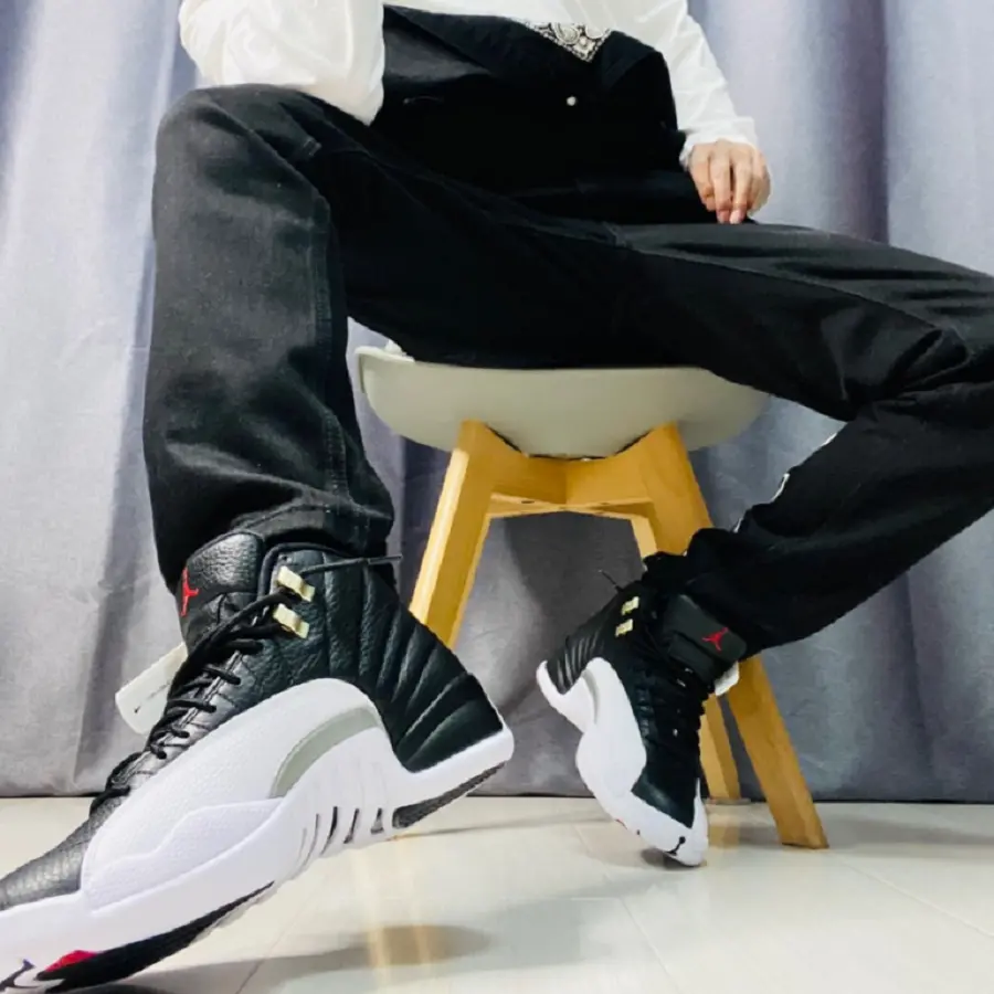 Alternative view of Giày Nike Air Jordan 12 Retro GS 'Playoff' 153265-006