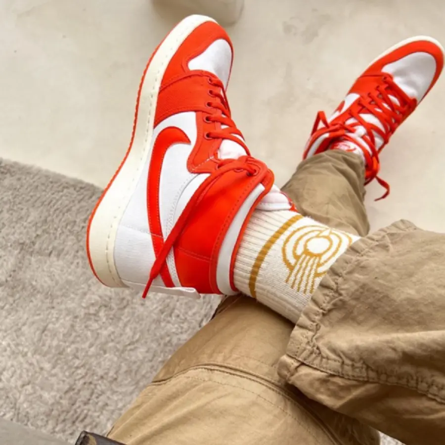 Alternative view of Giày Nike Jordan 1 KO Rush ‘Orange’ DO5047-801