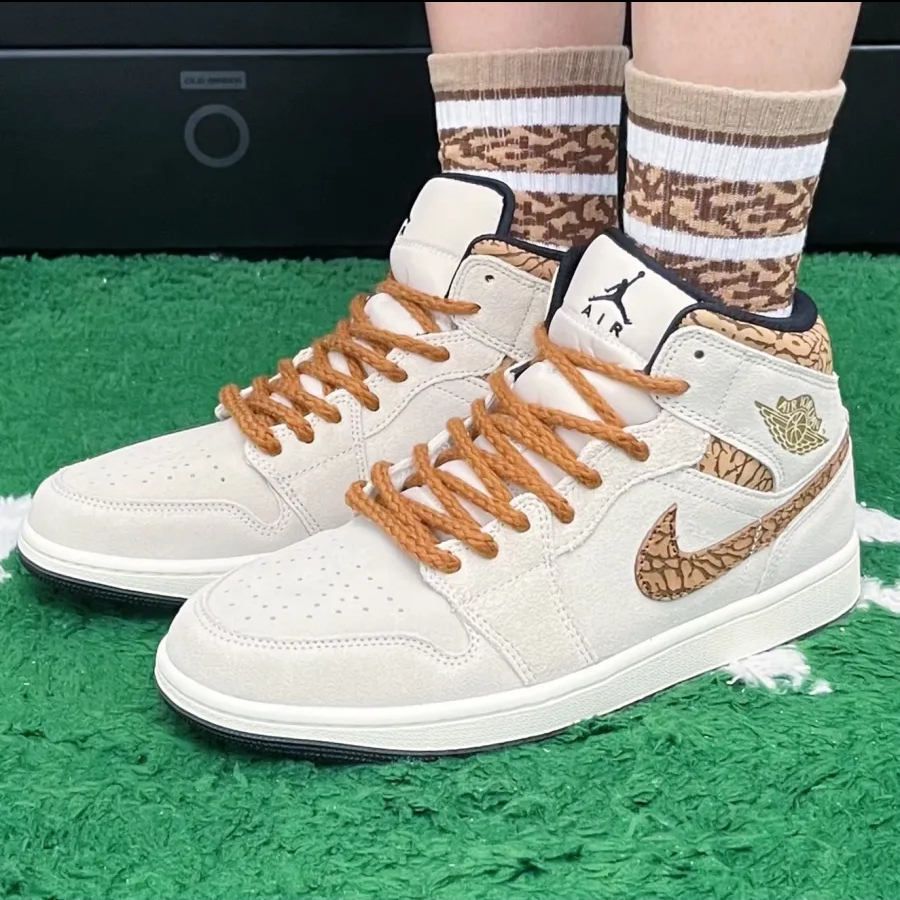 Giày Nike Air Jordan 1 Mid SE ‘Brown Elephant’ DZ4129-102 - Ảnh 5