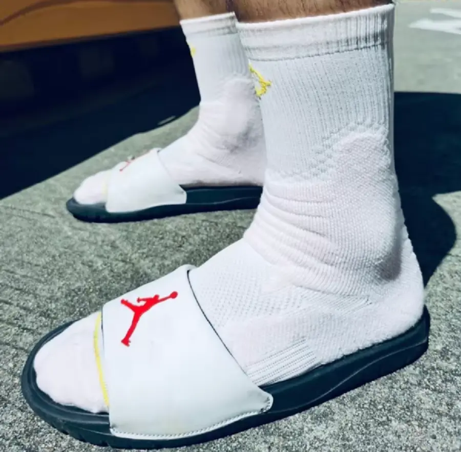 Alternative view of Dép Nike Air Jordan Break Slide ‘White Black’ AR6374-016