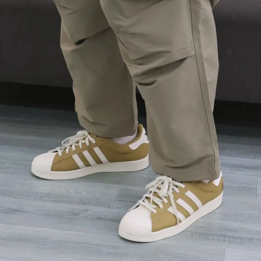 Alternative view of Giày Adidas Superstar ‘Golden Beige’ HP7830