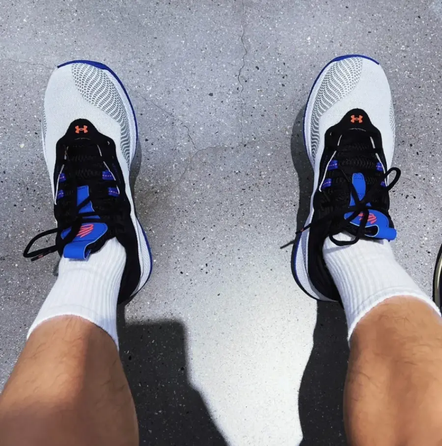 Alternative view of Giày Under Armour Curry Splash 2  'White Black' 3025636-100