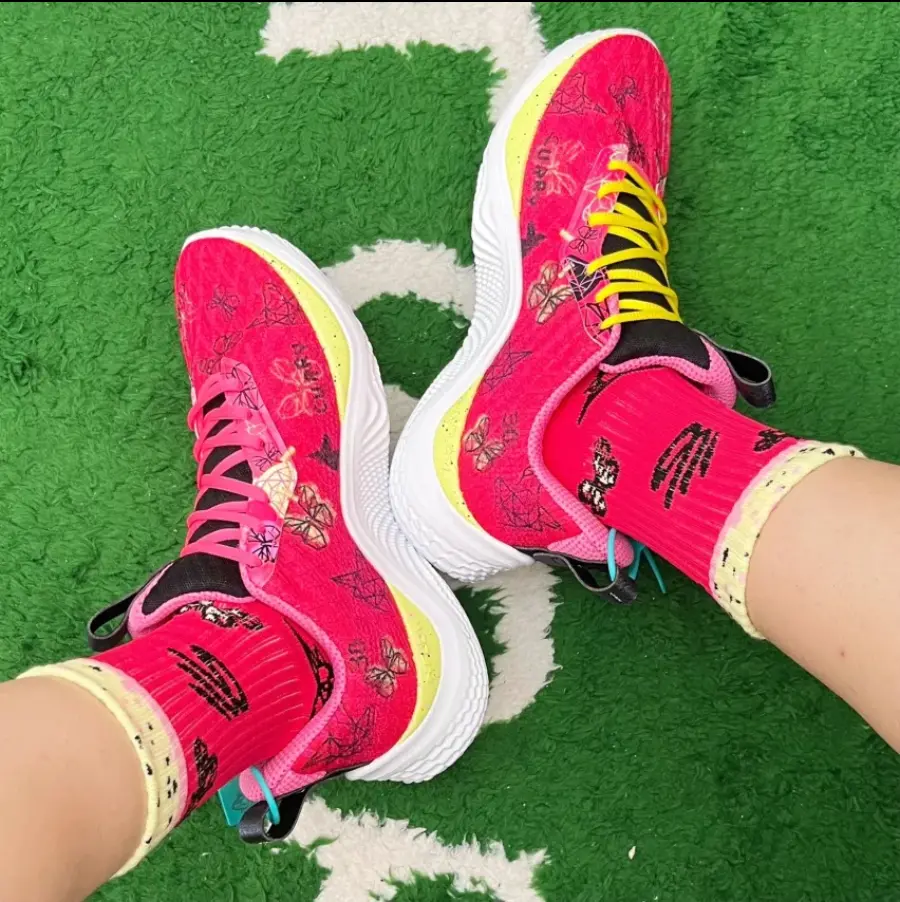 Alternative view of Giày Under Armour Curry 'Unicorn & Butterfly' 3026273-602