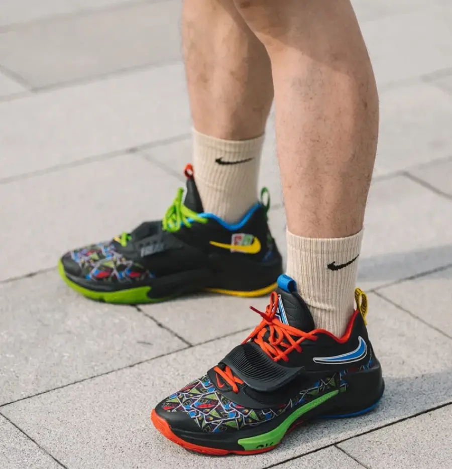 Alternative view of Giày Nike Zoom Freak 3 Black x UNO DC9363-001