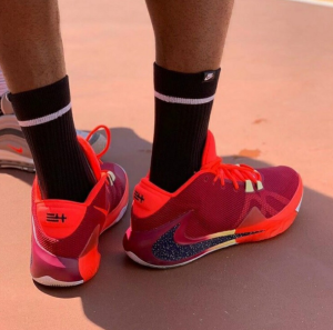 Alternative view of Giày Nike Zoom Freak 1 'Opening Night' BQ5423-600