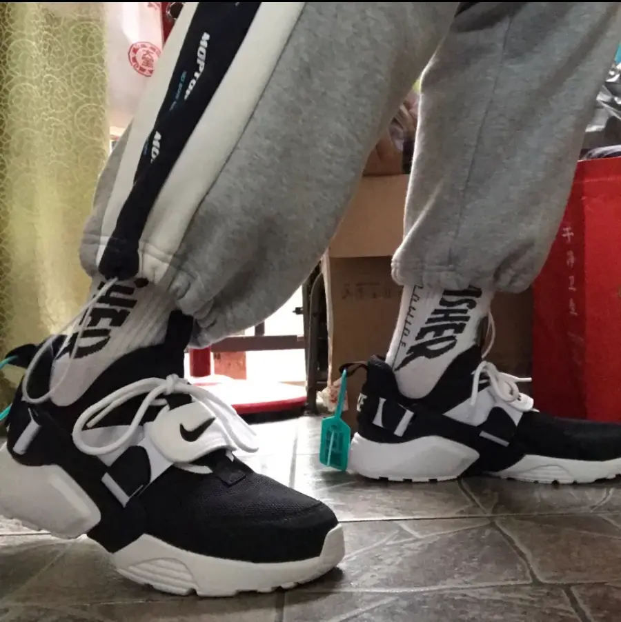 Giày Nike Wmns Huarache City Low ‘Black White’ AH6804-002 - Ảnh 6