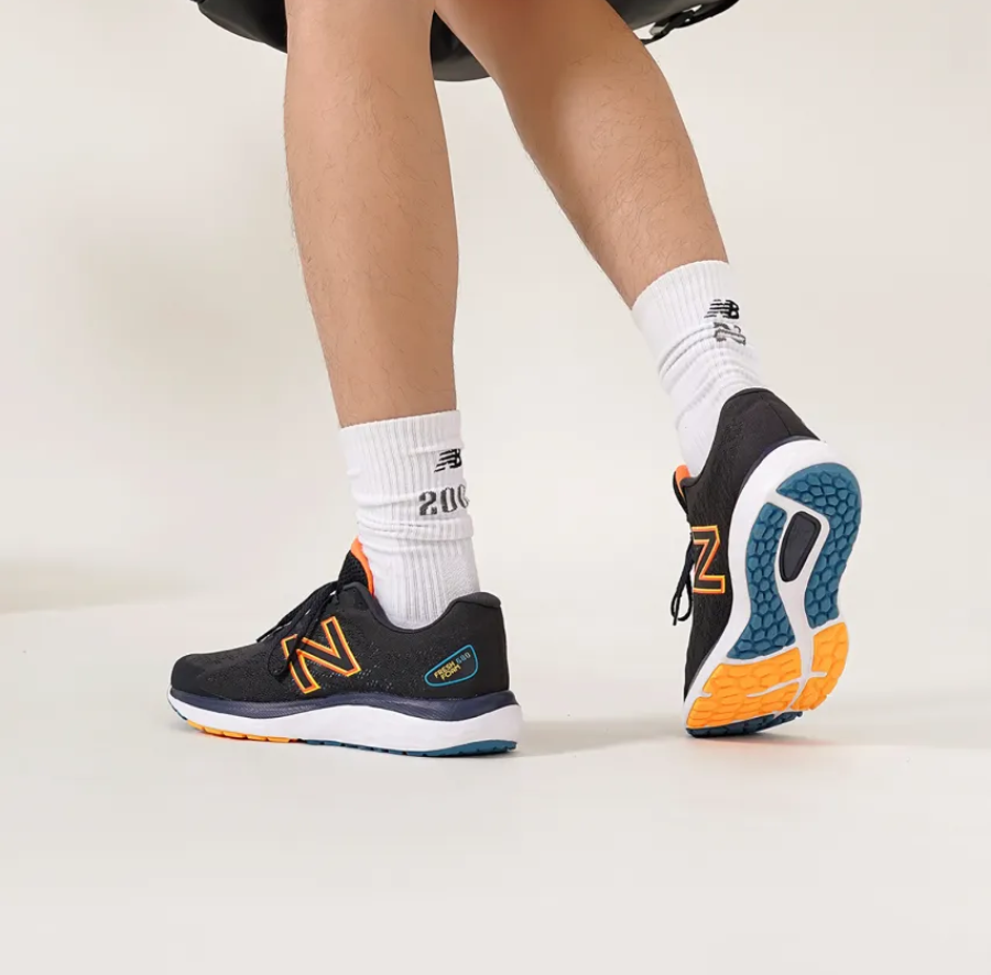 Giày New Balance Fresh Foam 'Black Orange' M680CK7 - Ảnh 4