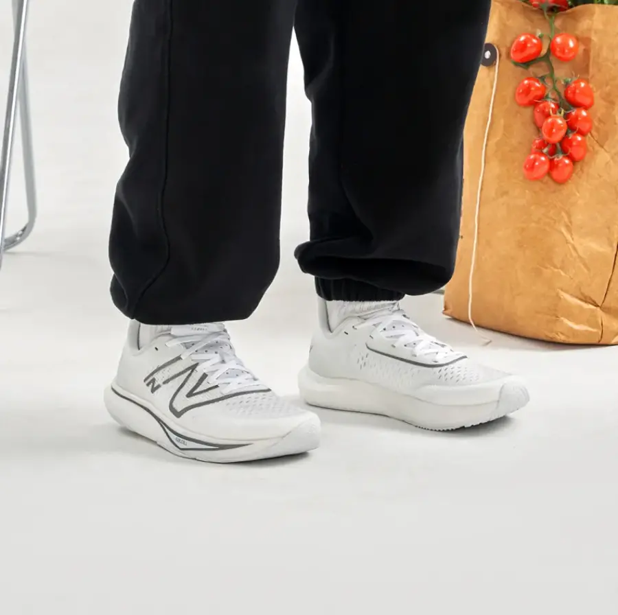 Alternative view of Giày New Balance FuelCell Rebel v3 'White Gray' MFCXMW3