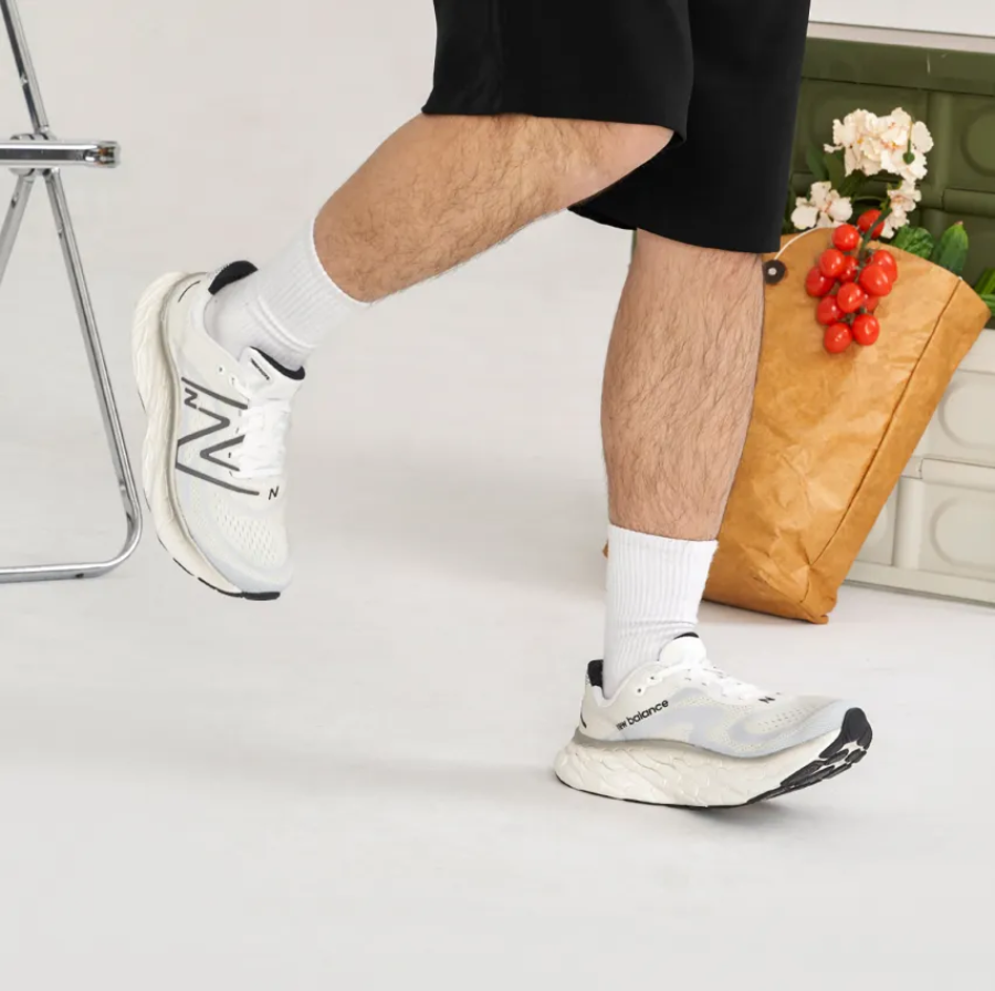 Giày New Balance Fresh Foam X More v4 'White Black' MMORCW4 - Ảnh 3