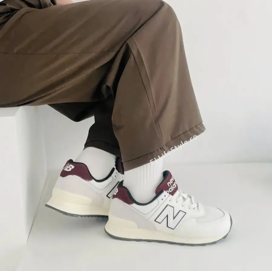 Alternative view of Giày New Balance 574 'White Burgundy' U574YR