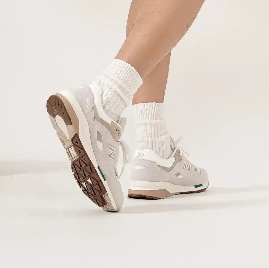 Alternative view of Giày New Balance 1600 Greige Pack 'Light Grey' CM1600MB