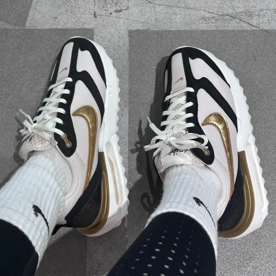 Alternative view of Giày Nike Air Max 1 'White Black' DZ2620-110