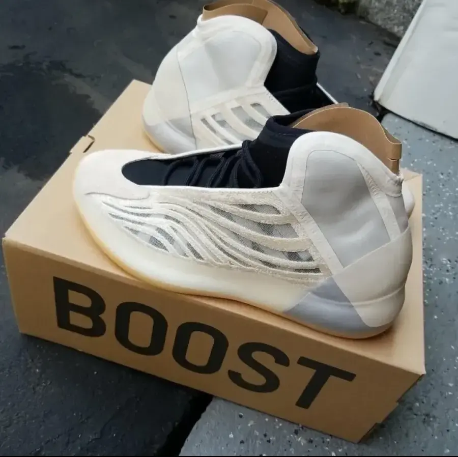 Alternative view of Giày Adidas Yeezy Quantum 'Mist Slate' HQ2085