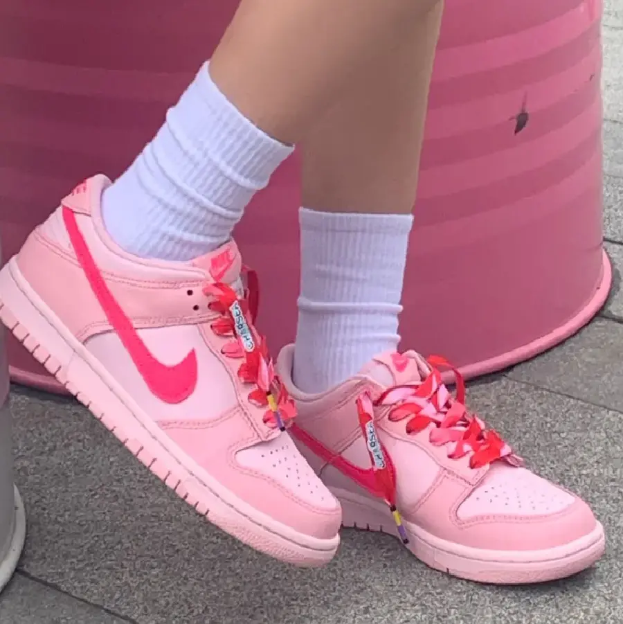 Alternative view of Giày Nike Dunk Low 'Triple Pink' DH9765-600